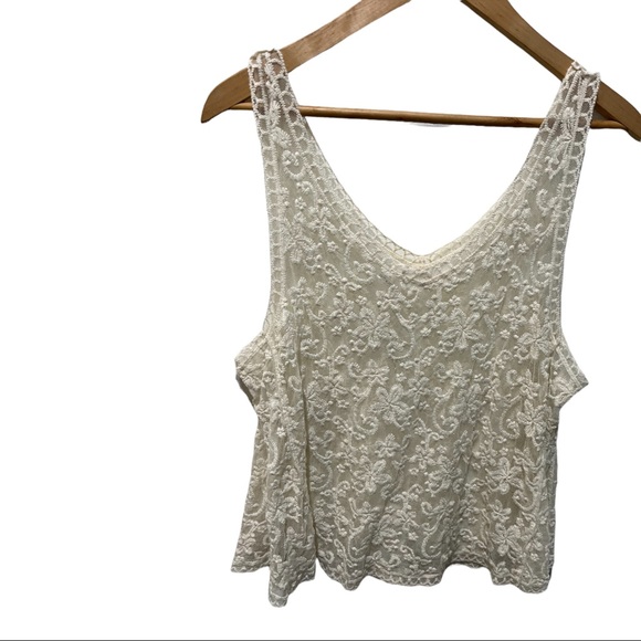 LOVE TREE HAPPENS IVORY CREAM LACE SHEER FLORAL SCOOP NECK TANK BLOUSE - Picture 10 of 13